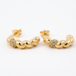 Brinco espiral com zircônia transparente banho ouro 18k hipoalergênico da Sejabelle Semijoias