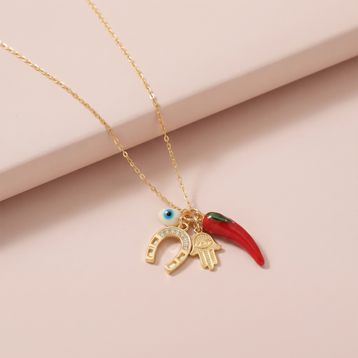 Colar Patuá com Amuletos Banho Ouro 18k Colar patuá com amuletos banho ouro 18k hipoalergênico para mulheres