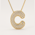 Colar letra C com zircônias banhado a ouro 18k hipoalergênico com acabamento delicado.