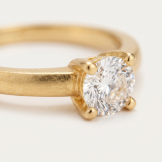 Anel solitário com zircônia clássico banho ouro 18k tamanho 17 hipoalergênico