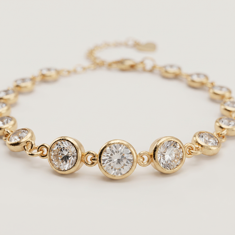 Pulseira com zircônias transparentes banho ouro 18k Pulseira com zircônias transparentes banho ouro 18k hipoalergênica