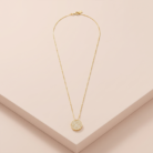 Colar medalha redonda cravejada com zircônias em banho ouro 18k, semijoia feminina hipoalergênica.