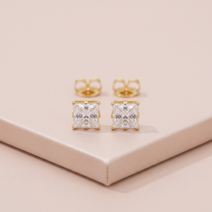 Brinco quadrado com zircônia transparente em banho ouro 18k, semijoia feminina hipoalergênica.