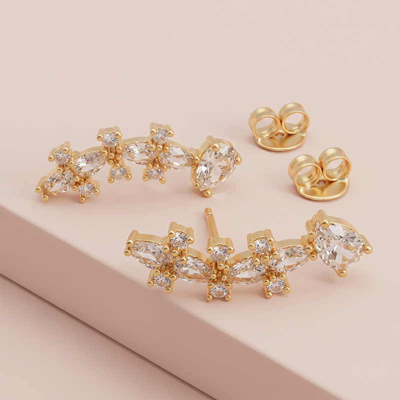 Brinco Floral com Zircônias e Gota Cristal Ouro 18k Brinco floral com zircônias e gota cristal banho ouro 18k semijoia hipoalergênica