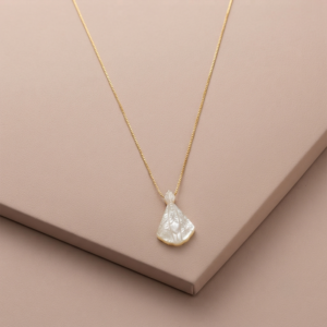 Colar Nossa Senhora Aparecida em madrepérola banho ouro 18k hipoalergênico